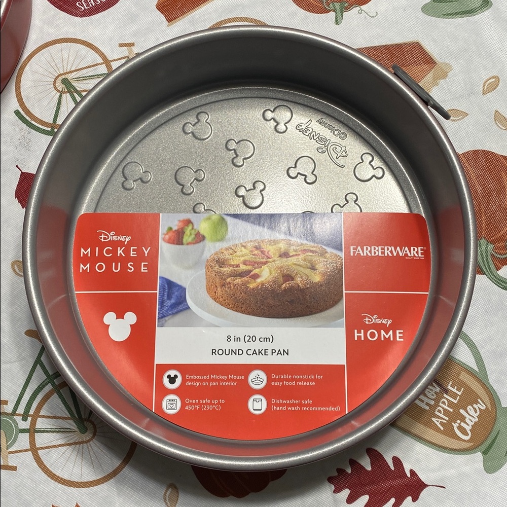 Farberware Mickey Mouse Round Cake Pan